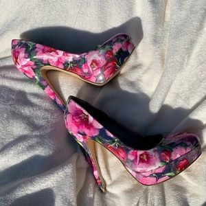Guess floral platform heels